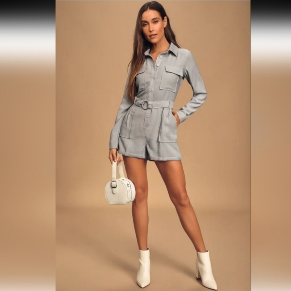 Lulu's safari romper in light blue‎ color size xs Minimalist 70's Mod Squad